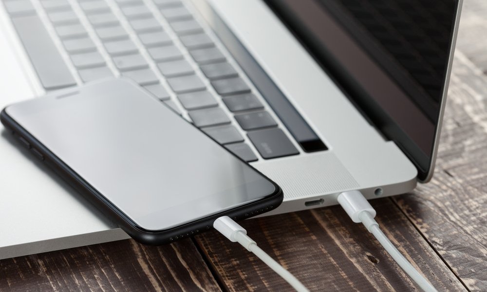 Ładowarki do iPhone - przegląd. Zadbaj o pełną baterię w swoim telefonie!
