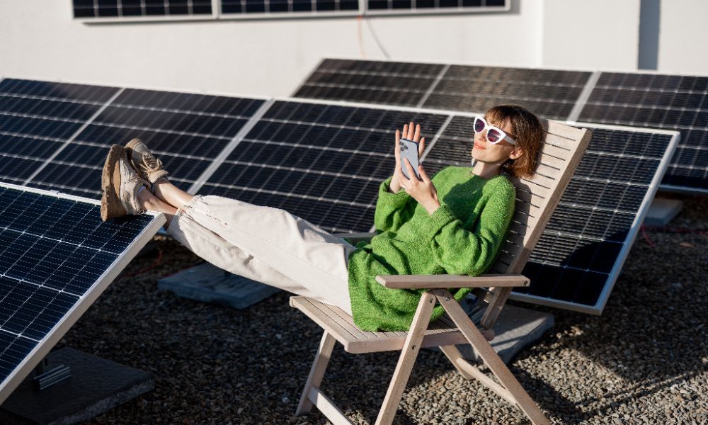 Selling second-hand solar panels as an alternative to disposal and recycling