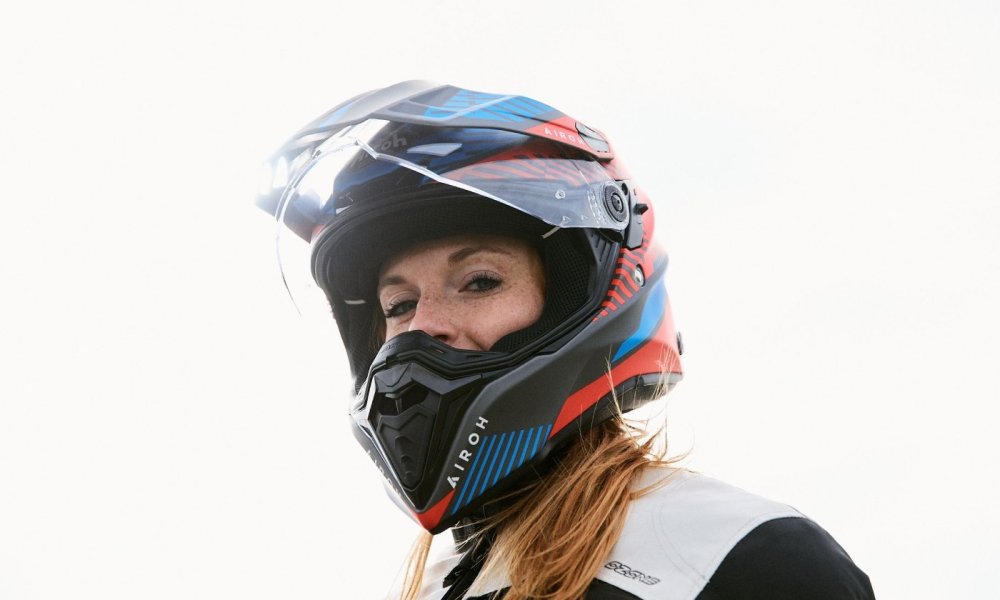 Przełomowa technologia w lekkich kaskach motocyklowych - poznaj zalety tej technologii już dziś