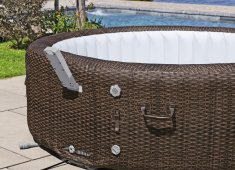 Podróże z jacuzzi - zwiedzaj tropikalne rejony świata nie wychodząc z domu
