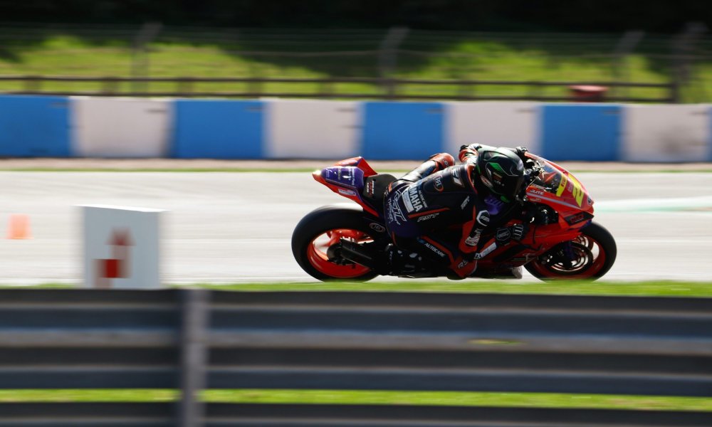 Jak zbudować karierę w motosporcie - porady i aktualne oferty pracy dla entuzjastów prędkości