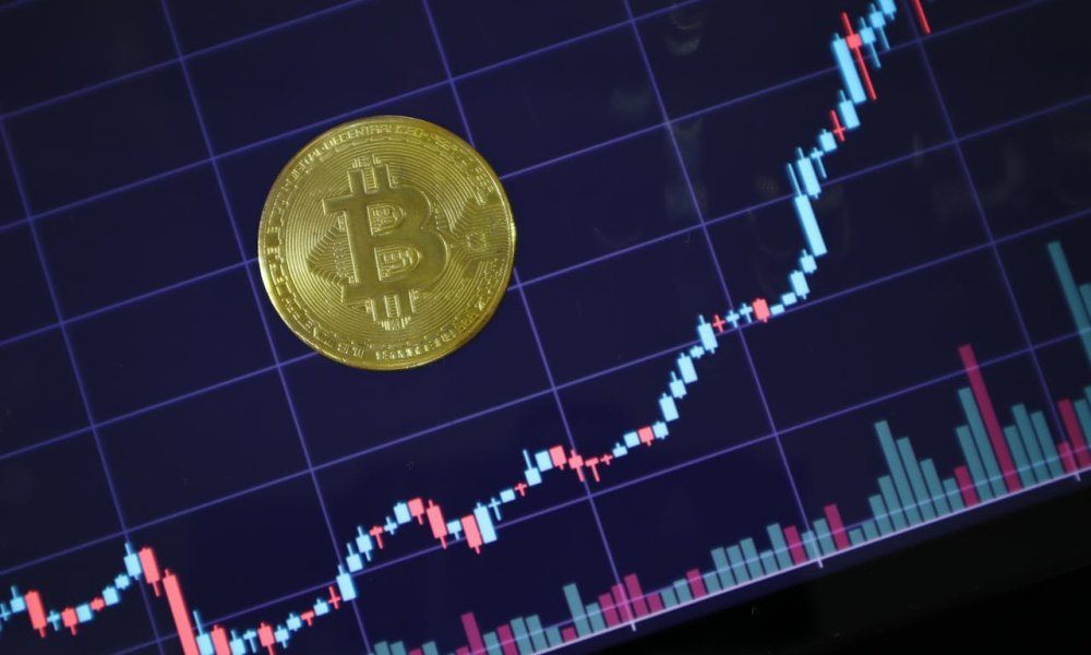 Arbitraż na kryptowalutach. Jak zarabiać na różnicach cenowych?