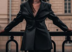 Podgląd Elegancja w kobiecym wydaniu - garnitury damskie, które podkreślą twój styl!