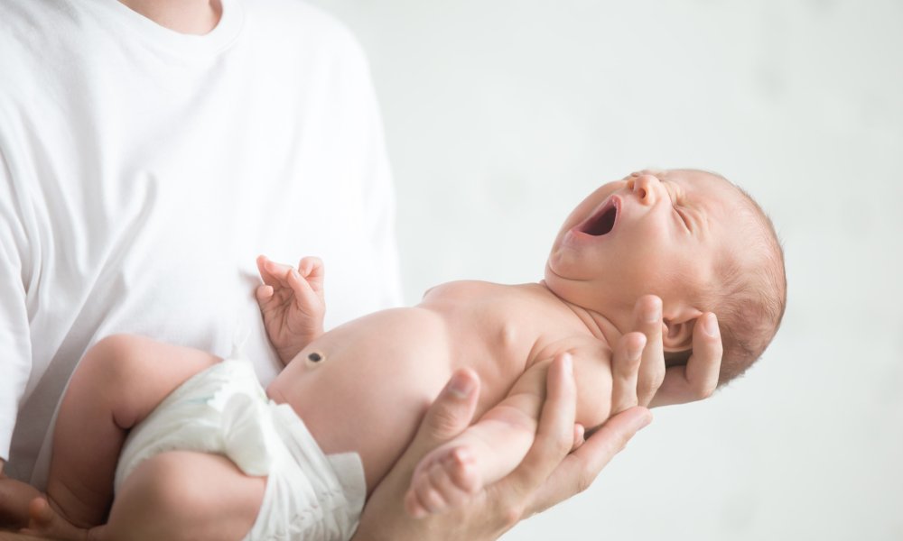 Wyprawki dla noworodków. Co warto wziąć pod uwagę zimą?