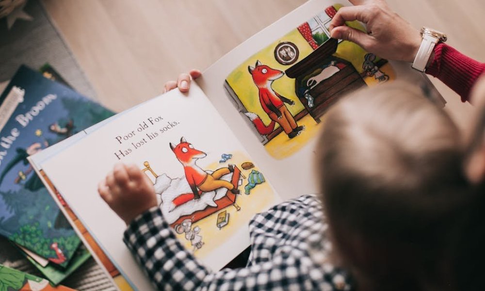 Książeczki sensoryczne dla dzieci - czy to dobry pomysł na prezent?