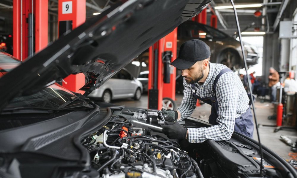 Jak przygotować auto na sezon letni? Pięć kluczowych kroków do bezpiecznej i komfortowej jazdy