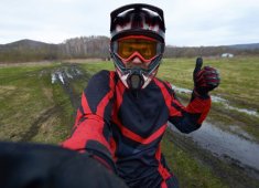 Najlepsze kaski motocyklowe 2024 - sprawdź, które modele królują w tym roku!